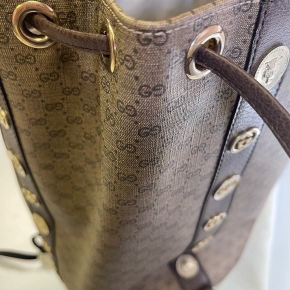 Gucci GG Supreme drawstring backpack - Picture 8 of 12